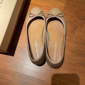 Woman flat shoes